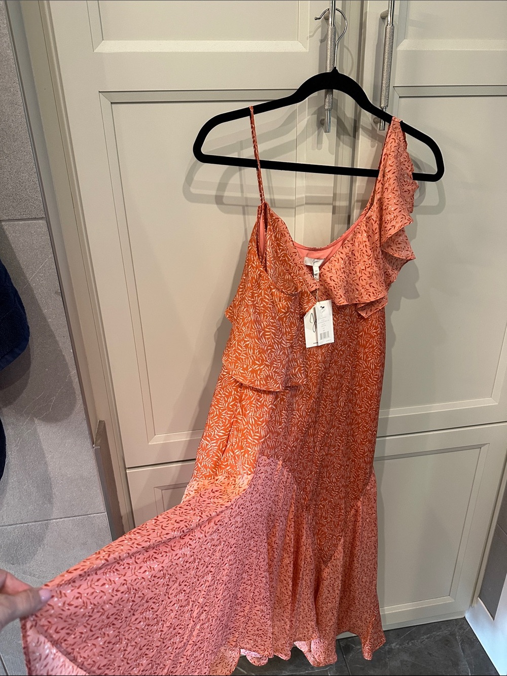 NWT Joie Hacinthia One-Shoulder Silk Midi Dress - Medium - Picture 5 of 5